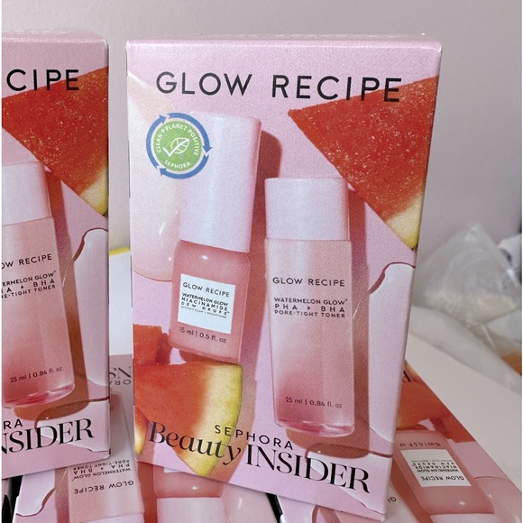 1 Glow Recipe Mini Gift Set: Watermelon Glow Toner & Niacinamide Dew Drops Serum - Picture 1 of 3